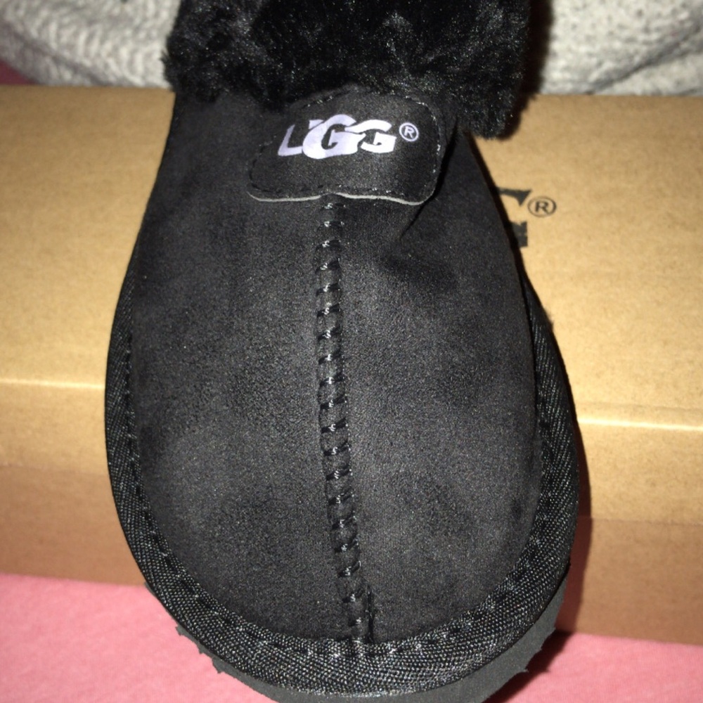 Woman’s slippers